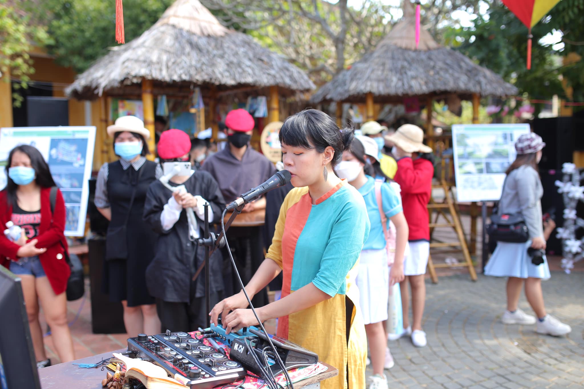Tham Thi - a performance